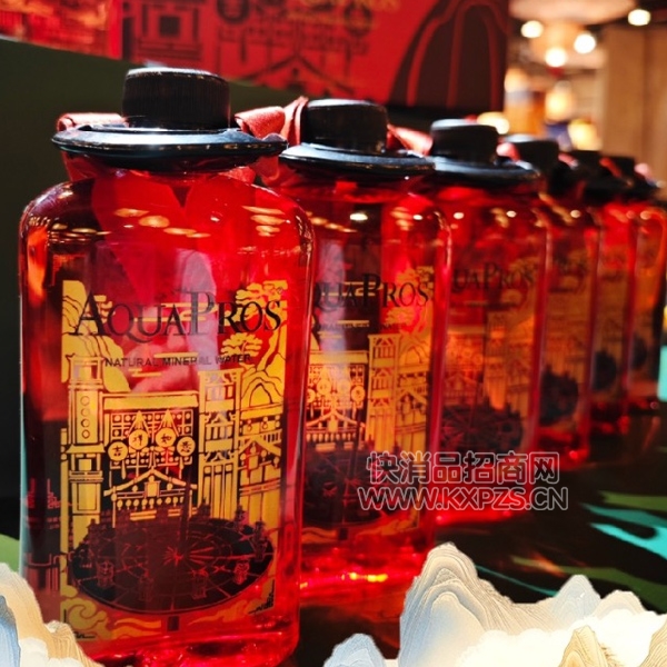 AQUAPROS��¶����Ȼ��Ȫˮ����ʮ��ʱ������ˮ