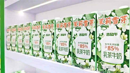 ͼƬ 4����Ҭ����ʢ��Բ���չ٣�ʵ��Ʒ�ơ��ڱ����������ط���